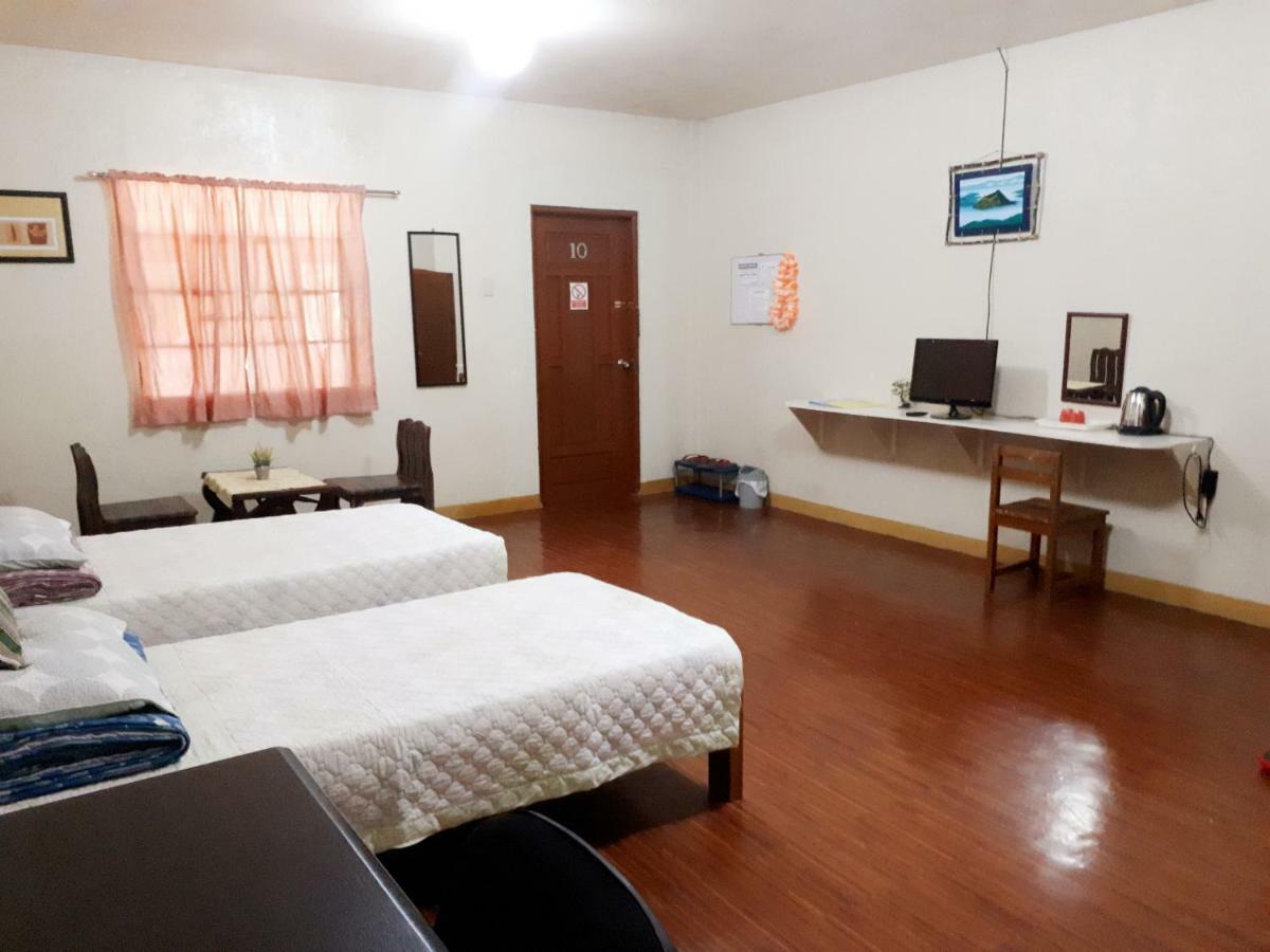 Minine Guesthouse Silang Exterior foto
