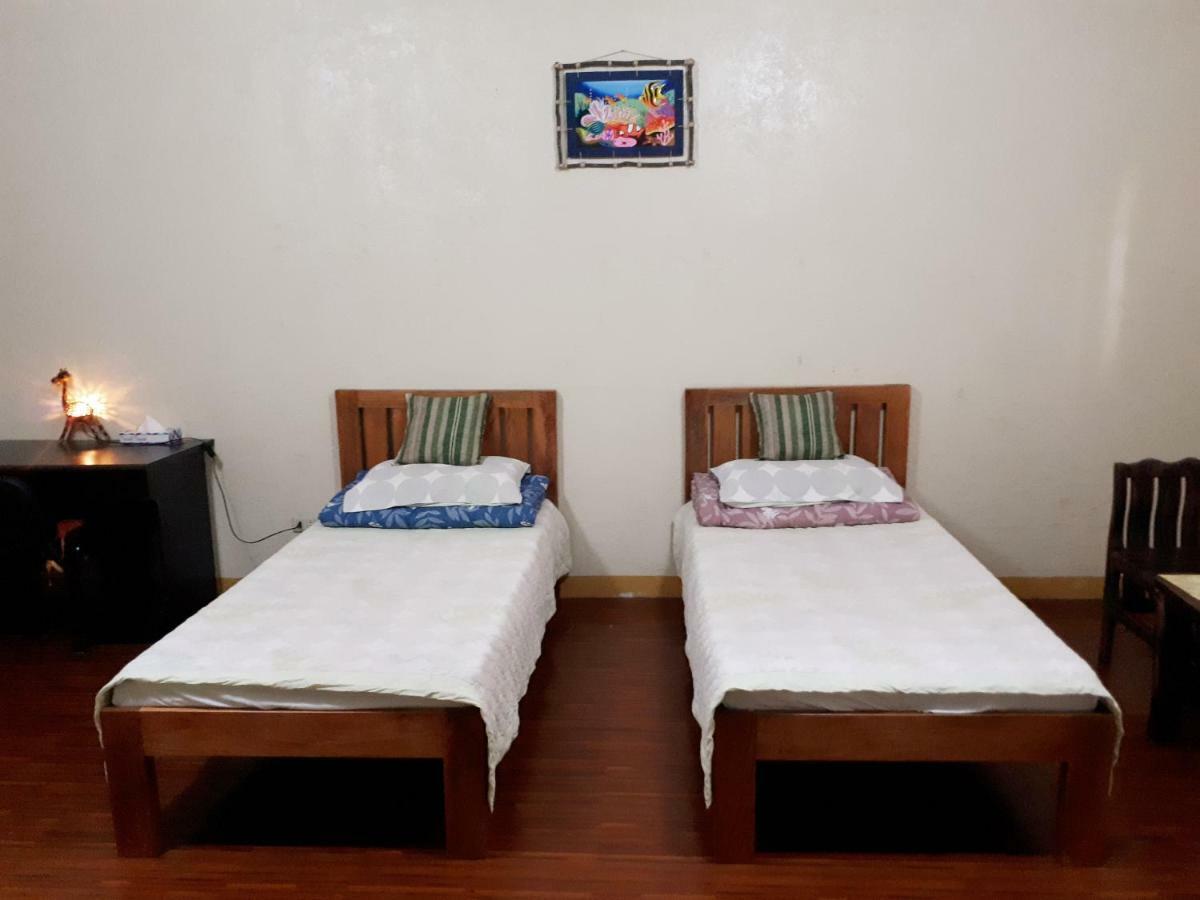 Minine Guesthouse Silang Exterior foto
