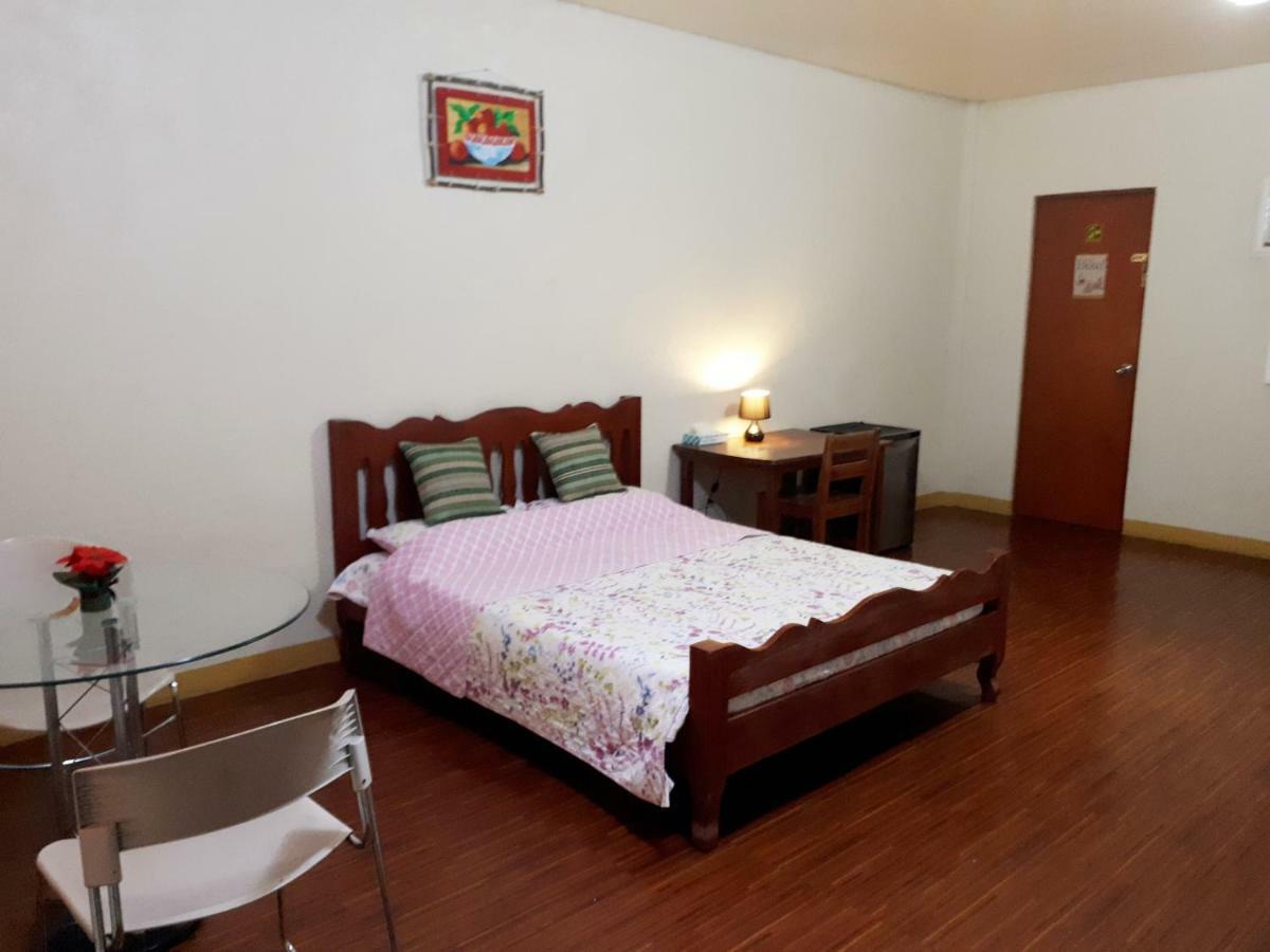 Minine Guesthouse Silang Exterior foto
